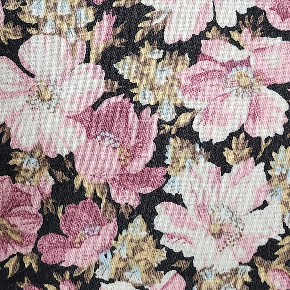 4.5 Yards Vintage Floral Apparel Fabric - Picture 3 of 3